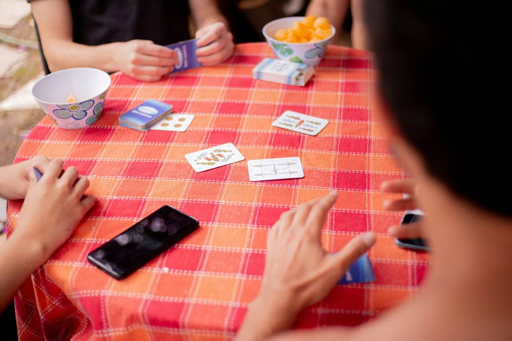 gezelligheid aan tafel met quiz