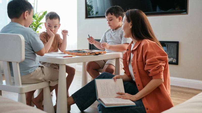 Hoe kinderen groeien door kleine ontdekkingen in het dagelijks leven